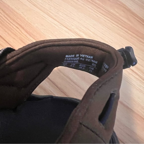 Nike | Oneonata Trail Sandals - Picture 11 of 13